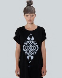 Diamond-fans-print-tee-in-black-with-white-by-nom-d20130625-23597-o17n2d-0