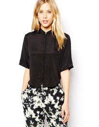 Cropped Blouse with Curved Hem