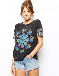 T-shirt in Acid Wash with Henna Elephant Print