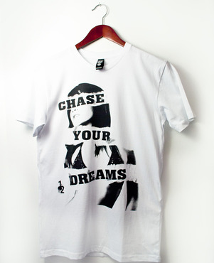 twelve strong chase your dreams tee