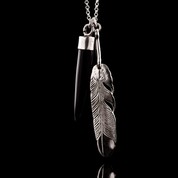 Eagle Feather & Onyx Pointer on 90cm chain