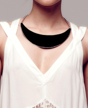 minty meets munt cresent leather necklace - black