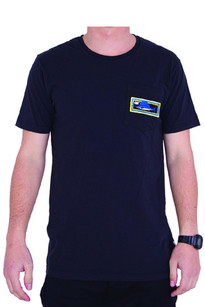 MARLIN BADGE POCKET TEE, NAVY