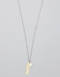 Nick-von-k-mammoth-feather-necklace-with-skull20130531-22892-ly9agu-0