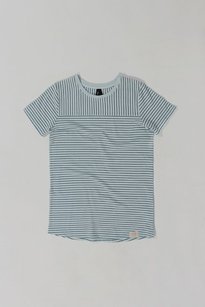 squint tee