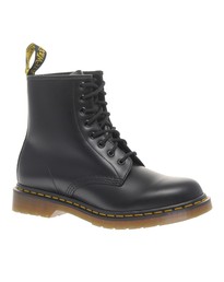 Dr-martens-classic-8-up-boots-in-smooth-black20140318-28235-94ld0z-0