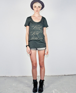 fourfontaine scripted scoop tee (charcoal)