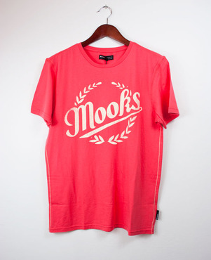 mooks wreath tee