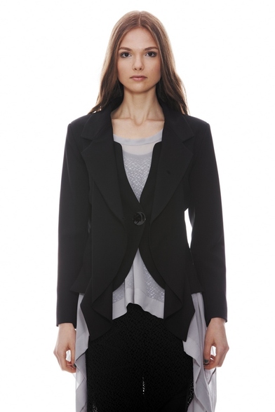 1b_alias_jacket_over_oblique_tunic_and_mesh_camber_tunic_worn_with_venetian_pants_-_close_up