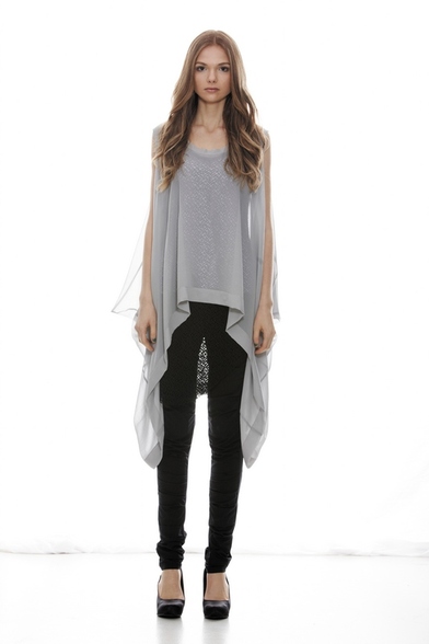 42a_tucked_oblique_tunic_over_venetian_pants_-_front